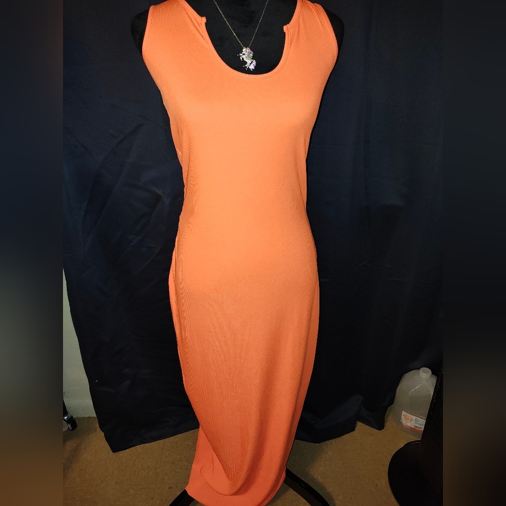Elegant Orange Sleeveless Maxi Dress - Picture 2 of 5